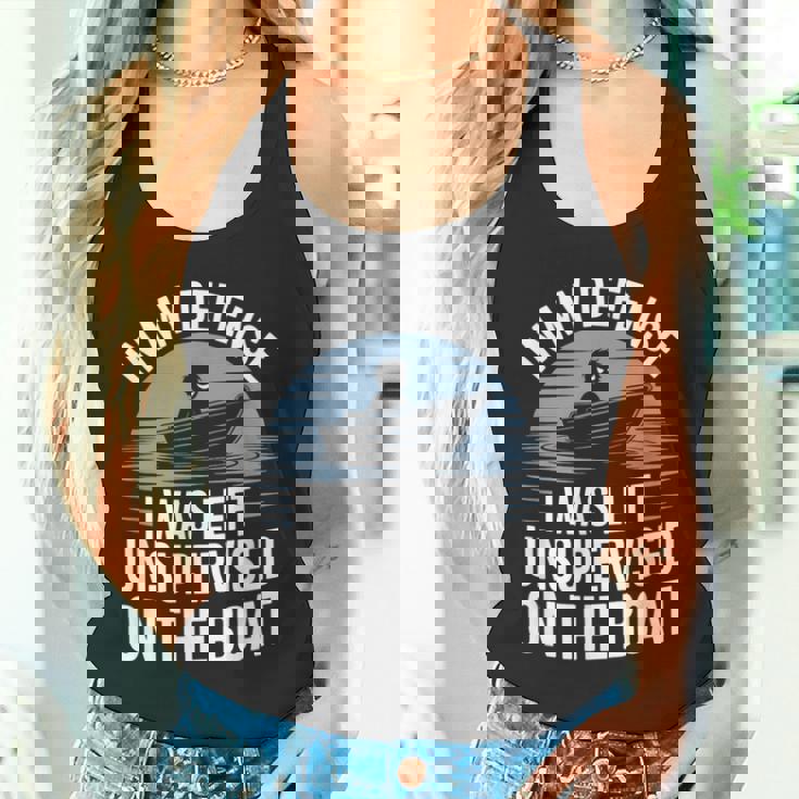 In My Defense I Was Unwatched On The Boat Fishing愛好家 タンクトップ