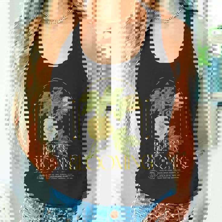 Keep On Blooming花のプリント付き タンクトップ