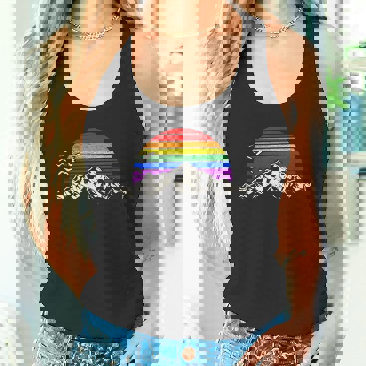 Lgbtq レインボー 山 サンセット ヴィンテージ タンクトップ