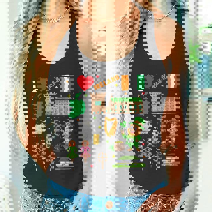 I Love Ireland。手描きアイルランドのランドマーク、旗、地図 タンクトップ