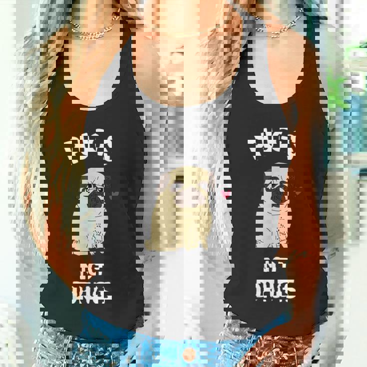 Pugs Not Drugs 犬好きのtシャツペットへの面白いプレゼント タンクトップ