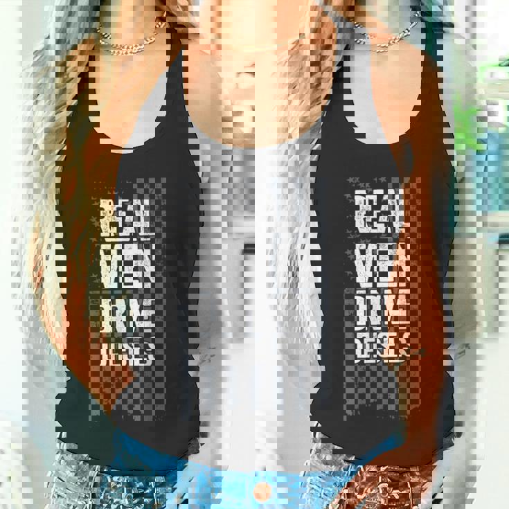 Real Drive Diesels 面白いディーゼル メカニック Usa トラッカー タンクトップ