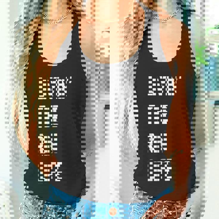 Rin の人生を生きている Rin タンクトップ