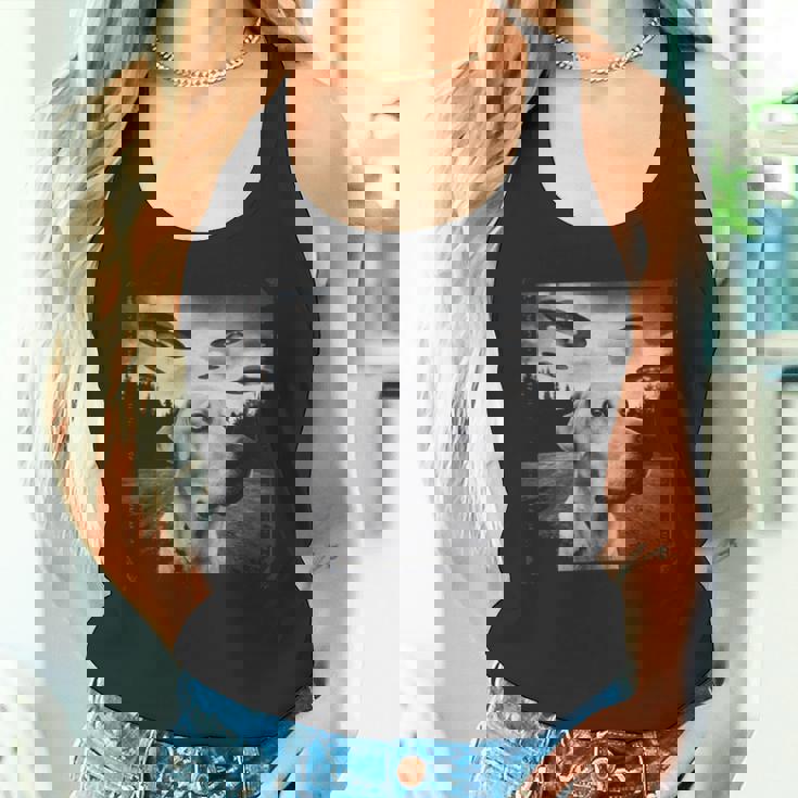 Ufo 遭遇 黄色 実験犬 自撮り 写真 エイリアンの侵略 タンクトップ