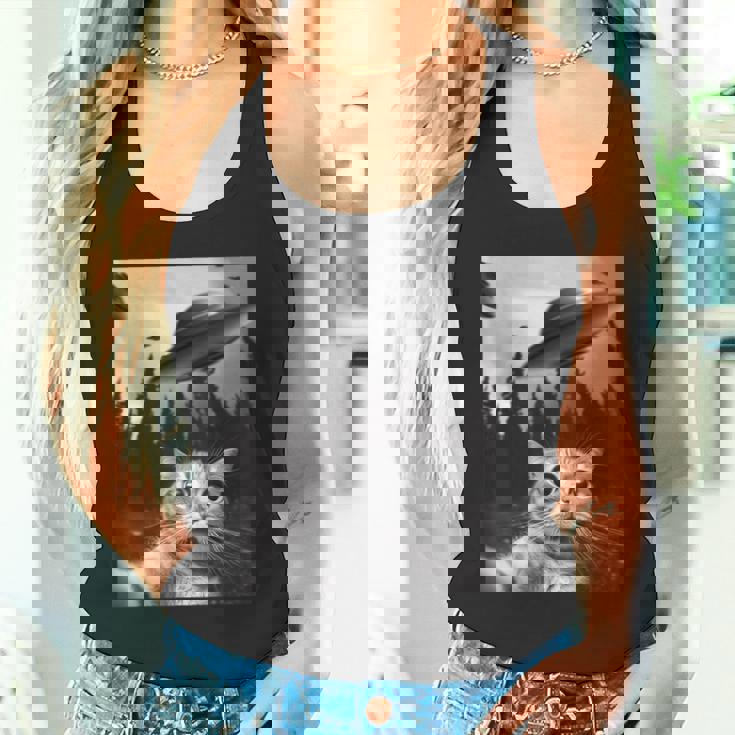 Ufo付き面白い猫セルフィー タンクトップ