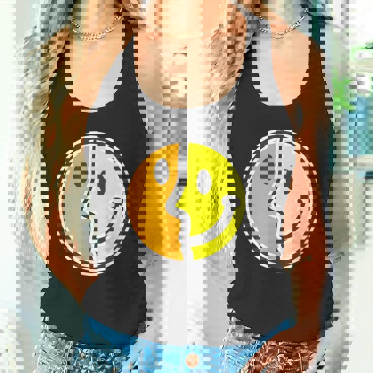 【ピカソ風】スマイル フェイス 笑顔（パロディ）キュビズム【スマイリー】ニコニコ 黄色 ポップ かわいい タンクトップ