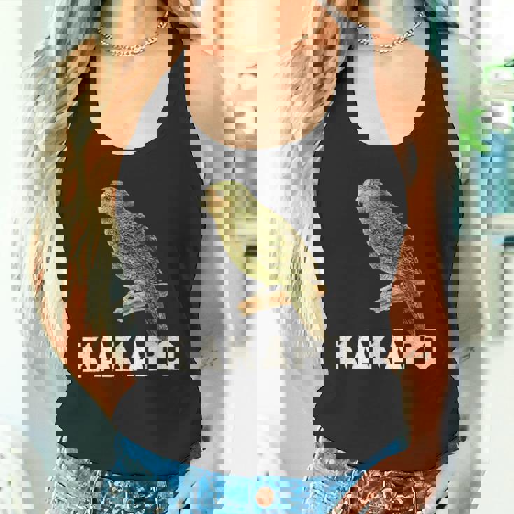 かわいいカカポの鳥が木に座っている タンクトップ