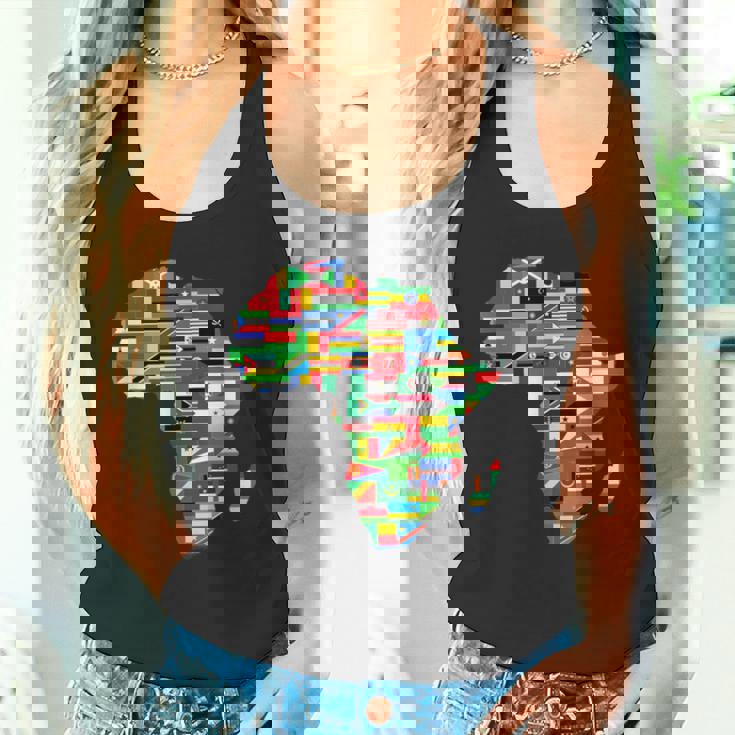 アフリカの地図-アフリカの国の旗の贈り物が付いているアフリカの地図 タンクトップ