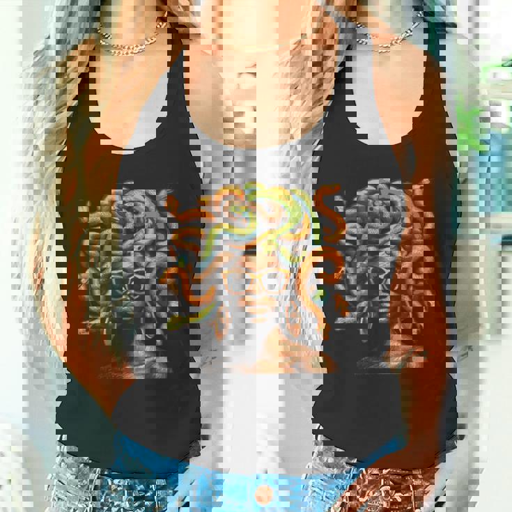 アフロ ブラック メラニン スキントーン メデューサ ヘビ ヘアスタイル タンクトップ