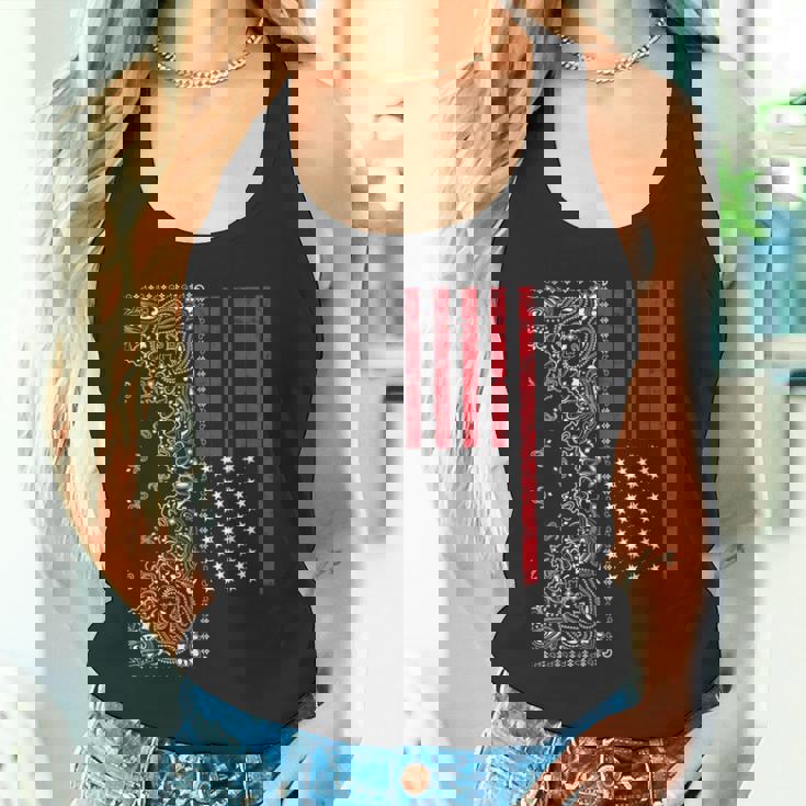 アメリカ、愛国的なアメリカ国旗、ペイズリー、バンダナプリント。 タンクトップ