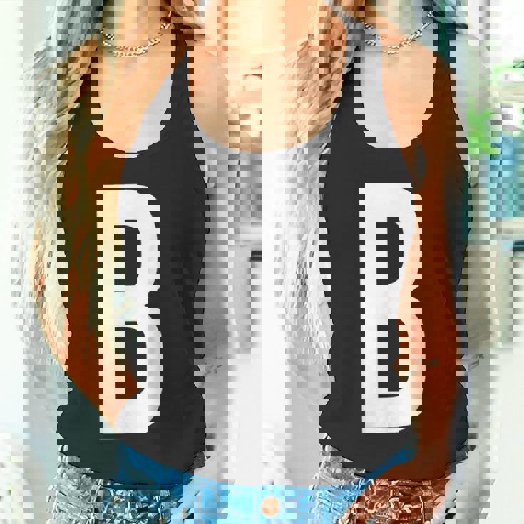 アルファベットアルファベットモノグラムイニシャル。 タンクトップ