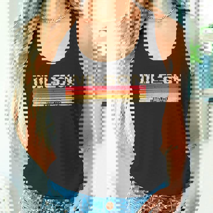 ウィルソン 姓 誕生日 家族 再会 80年代 90年代 夕日 タンクトップ