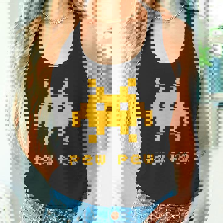 エイリアンインベーダーズピューピュースペース8ビットレトロビデオゲームギフト タンクトップ