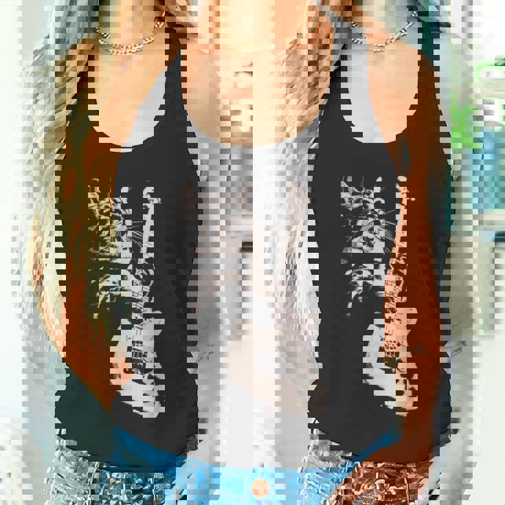 エレキギターを弾く猫 面白い猫ロッカー ロックショーで タンクトップ