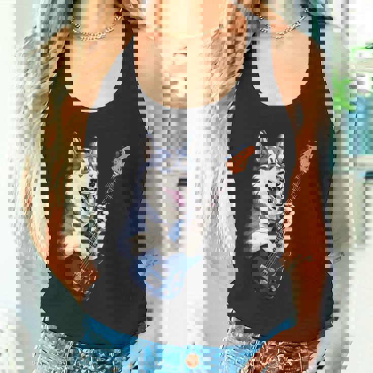 エレキギターを弾く面白いシベリアンハスキー犬ミュージシャン タンクトップ