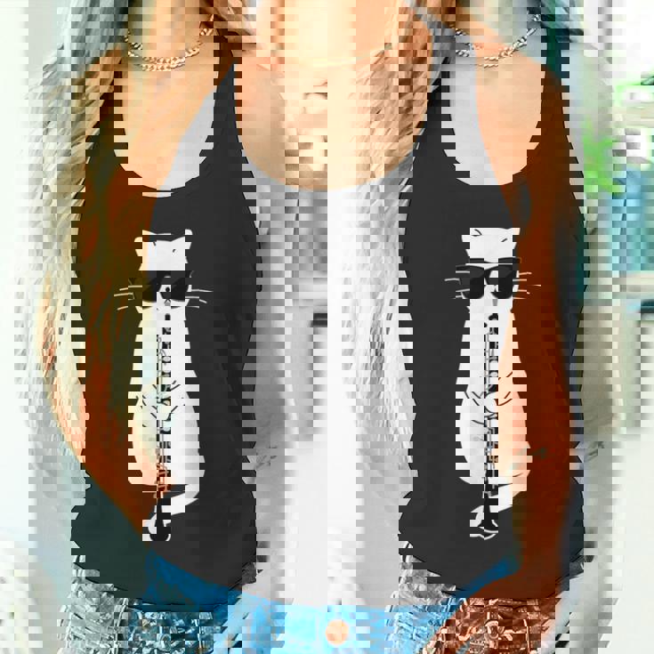 オーボエで遊ぶサングラスをかけた猫 タンクトップ