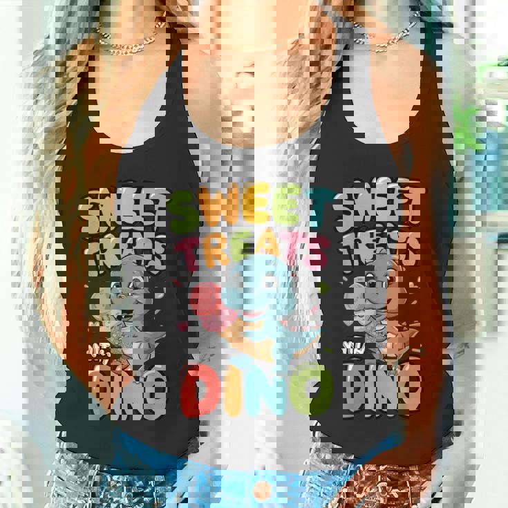 カラフル スイート おやつ 恐竜 かわいい 恐竜 デザート アイスクリーム タンクトップ