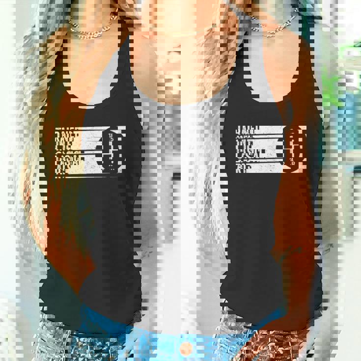 クラシックアーツの5速マニュアルトランスミッションで訓練されています。 タンクトップ