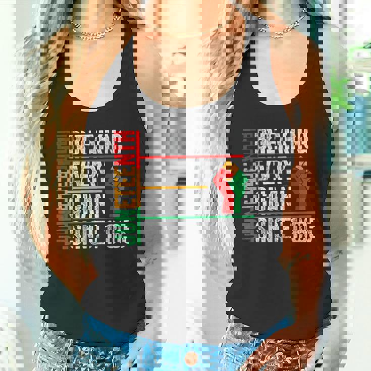 ジューンティーンスは1865年以来すべてのチェーンを断ち切りました タンクトップ