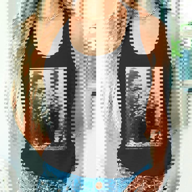 ジョン・コルトレーン 白黒写真 タンクトップ