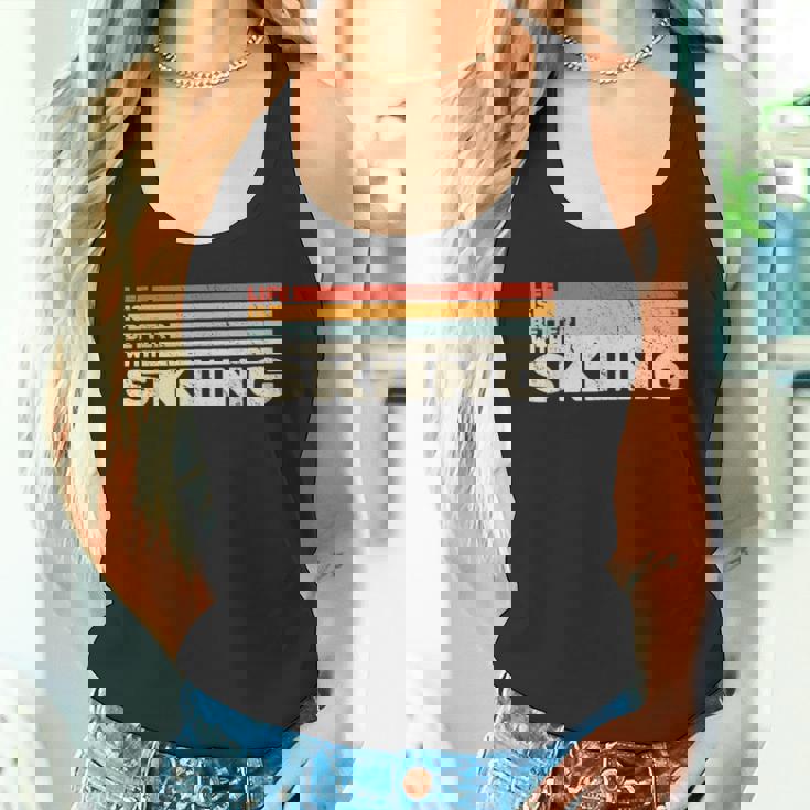 スキースノースキーヤーとレトロなスノウスキーで人生はより良い。 タンクトップ