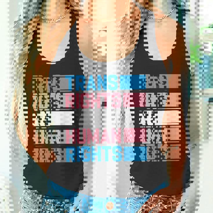 トランスライツは人権トランスジェンダープライドフラッグ タンクトップ