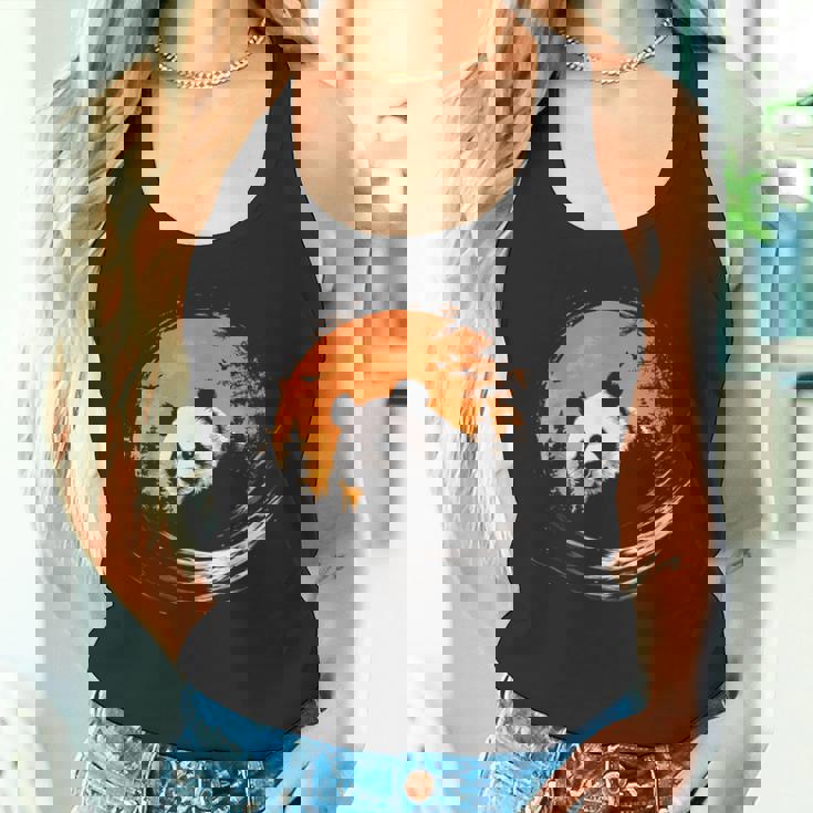 パンダ 森 ポートレート 動物好き 自然 グラフィック パンダ タンクトップ