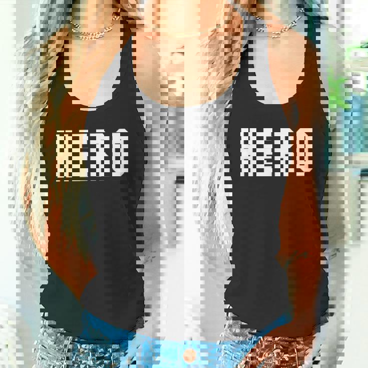 ヒーローという言葉 タンクトップ