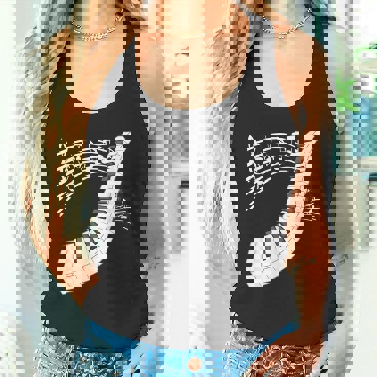 ピアノの鍵盤・音符・楽器ピアノ タンクトップ