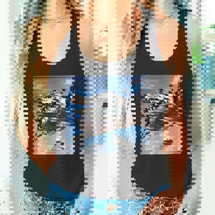 ボンバルディーノクロコディーノファニージェンアルファシャークミーム タンクトップ