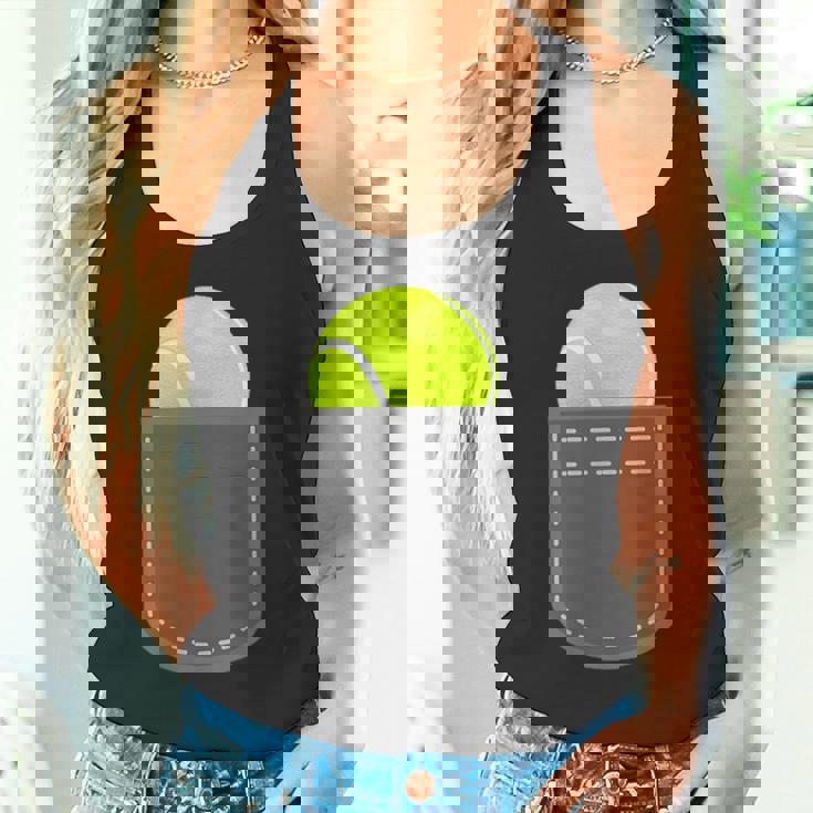 ユーモラスなテニスプレーヤーのための偽のポケットに入った面白いテニスボール タンクトップ