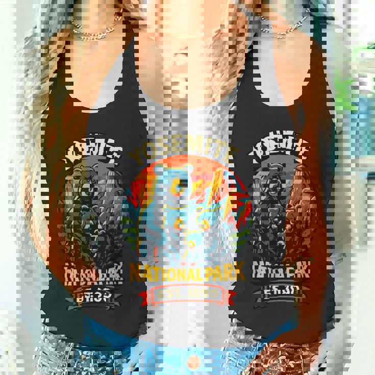 ヨセミテ国立公園 クマの家族 Est 1890 サンセットアート タンクトップ