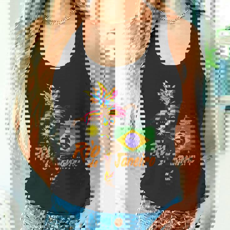 リオデジャネイロブラジルヴィンテージサンバカーニバルダンサーと旗 タンクトップ