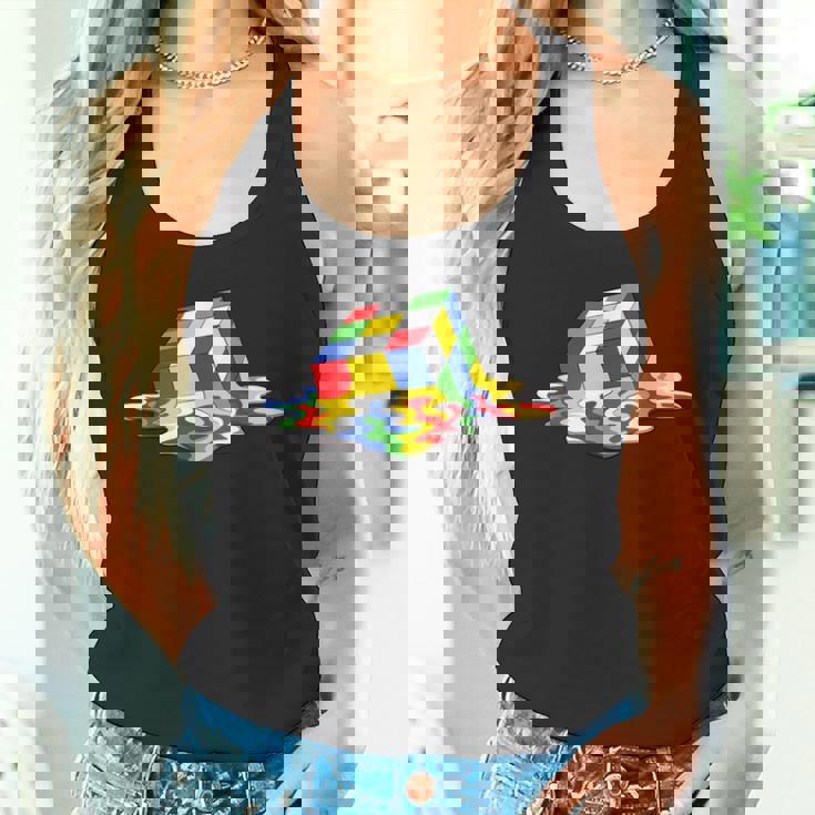 ルービックキューブパズル 溶けるクールなグラフィックデザイン タンクトップ