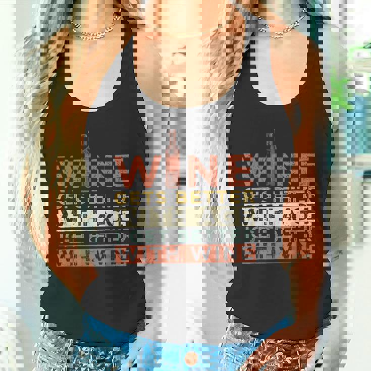 ワインは年を重ねるごとに良くなる私はワインと共に良くなる タンクトップ