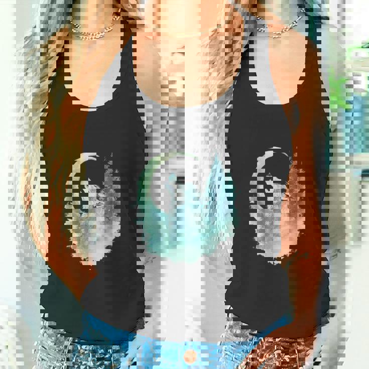 三日月の下で遠吠えするオオカミ 野生動物 タンクトップ