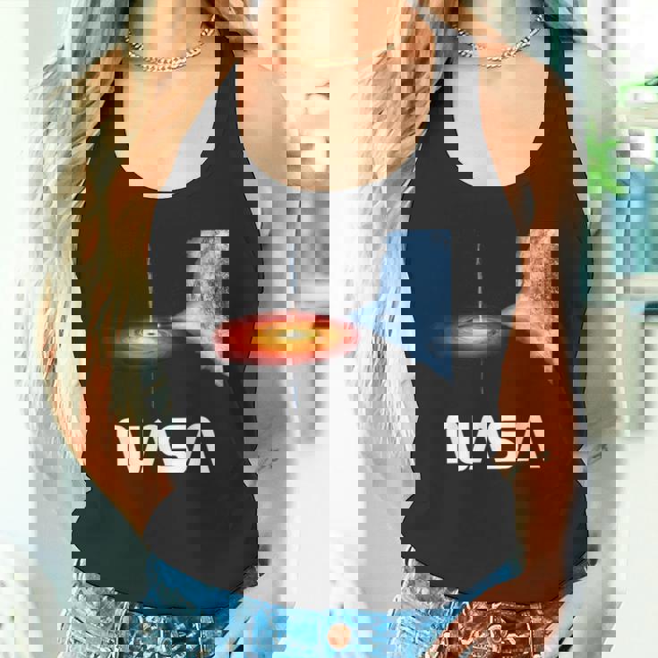 公式ライセンス。 Nasaシグナスブラックホールスペースギフト タンクトップ