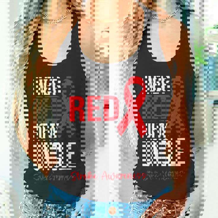 叔父さんの脳卒中啓発のために赤を着ています タンクトップ