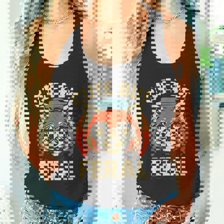 可愛いけどフェラル 面白い レトロ ビンテージ 星 シェード レッサーパンダ タンクトップ