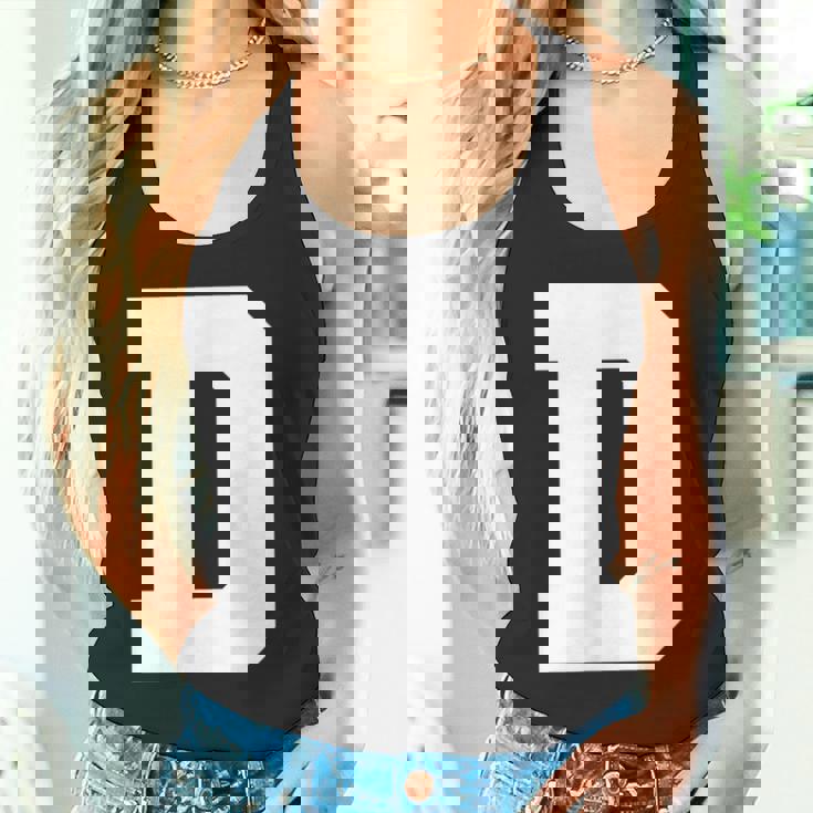 大文字 D アルファベットモノグラム イニシャル タンクトップ