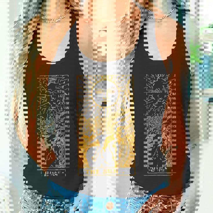 太陽ゴールドタロットカードtシャツ タンクトップ