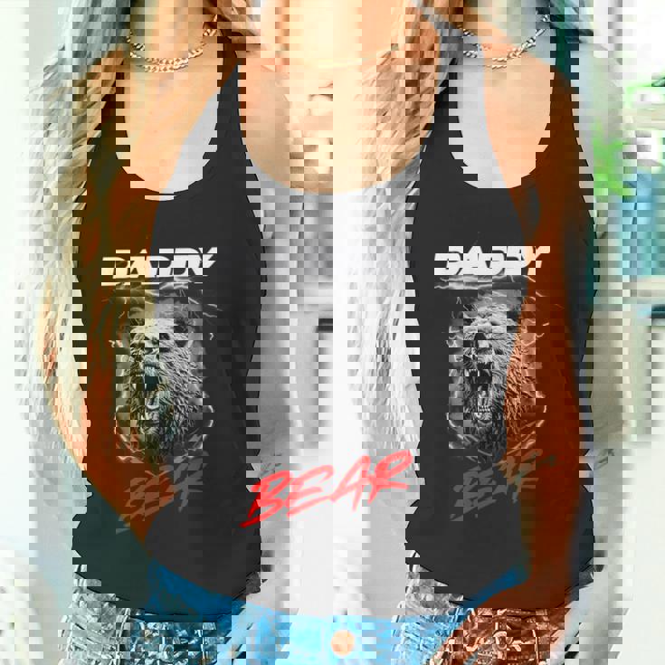 子グマを守る自慢のパパベア タンクトップ