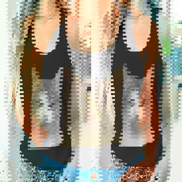 怒っている猫 リアル ミーム ウイルス インターネット タンクトップ