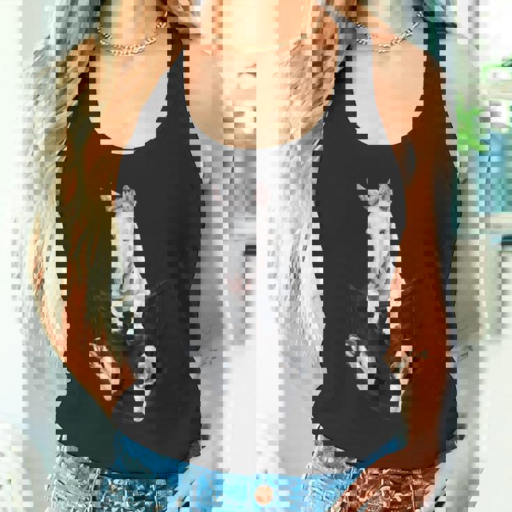 愛らしい白い馬のポケット タンクトップ