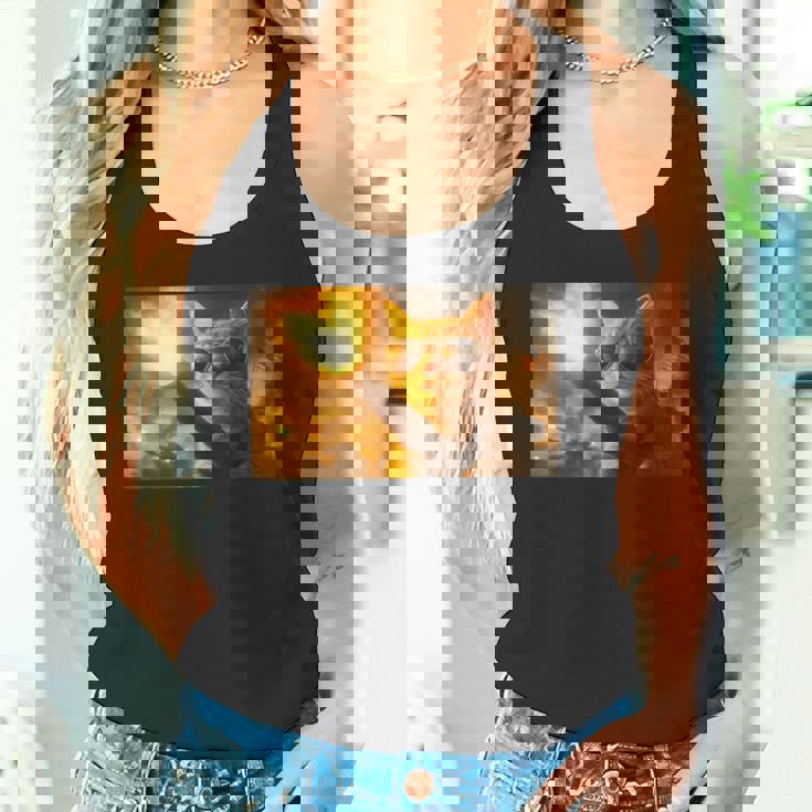 戦車砲身に猫と戦う愛国的な銃の権利 プロガン タンクトップ