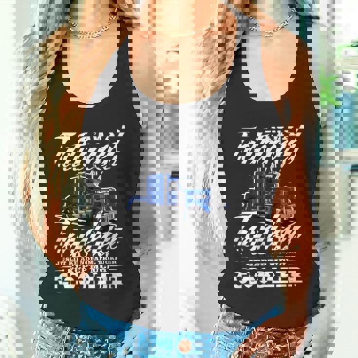 メンズ 普通のトラッカービッグリグトラックドライバーのようなタトゥーの入ったトラッカー タンクトップ