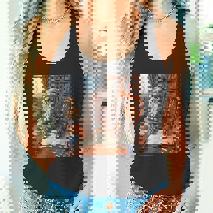 書斎でワイマラナー犬を書く詩 3 タンクトップ