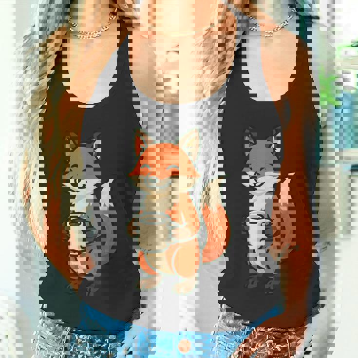 朝のコーヒーを楽しむ居心地の良いキツネ。 タンクトップ