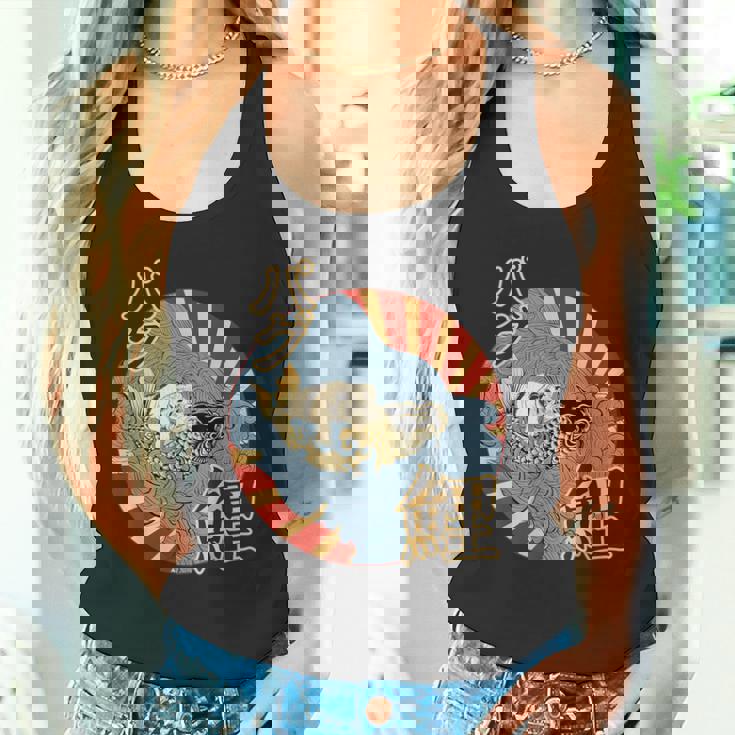 波を介して鯉に乗るパグ日本のヴィンテージ画 タンクトップ