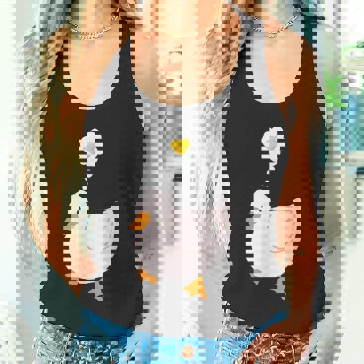 目玉焼きのハートがかわいいアヒル好きのデザイン。 タンクトップ